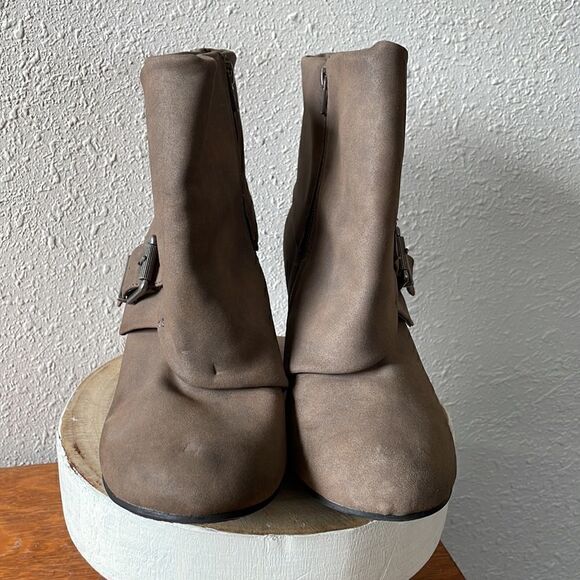 American Rag Cie Wedge Boots Size 9M - Picture 2 of 7